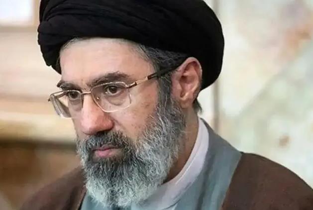 原创 特朗普反对无效，哈梅内伊之子用一次导弹雨，宣告伊朗有了新领袖